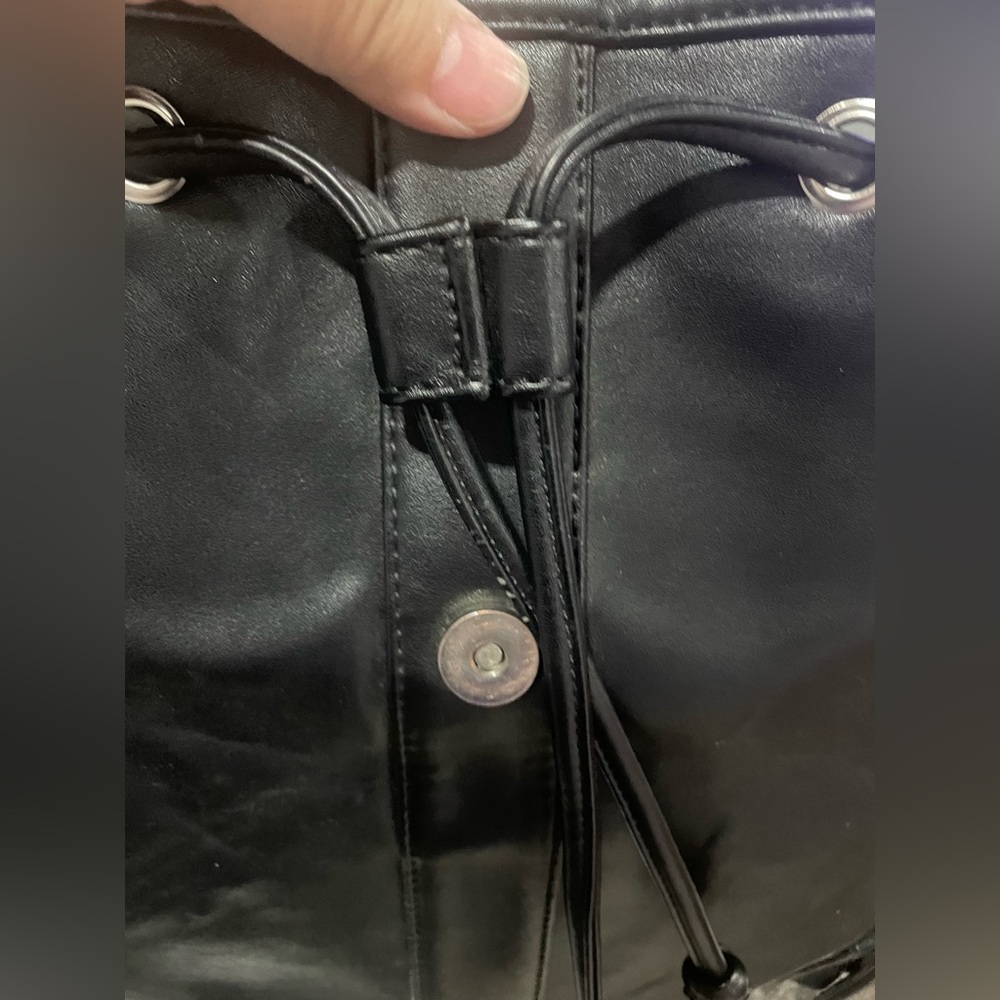 Bugatti bag pack black leather . Used. Condition 9:10 - Picture 11 of 13